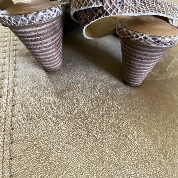 Clarks Ranae Estelle Snakeskin print with stack heel & open toe size 7 - Picture 6 of 16
